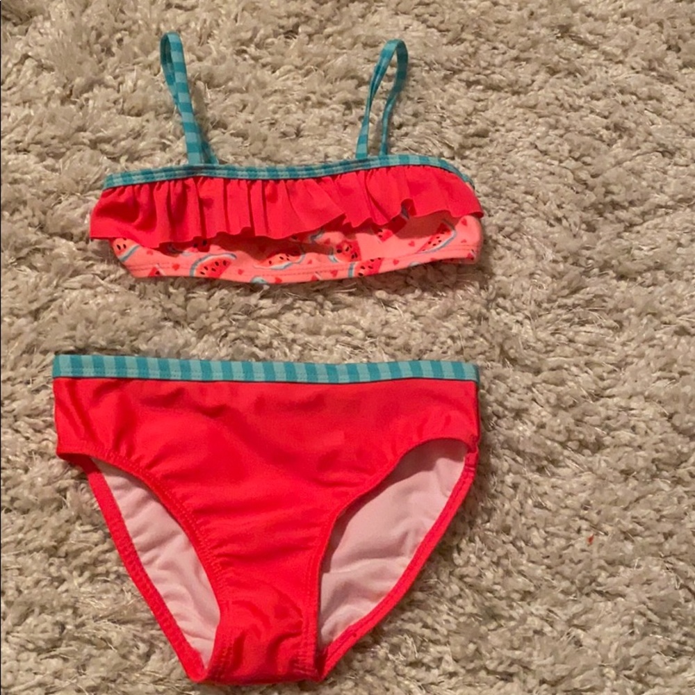 Summer ready girl’s 2 piece bathing suit